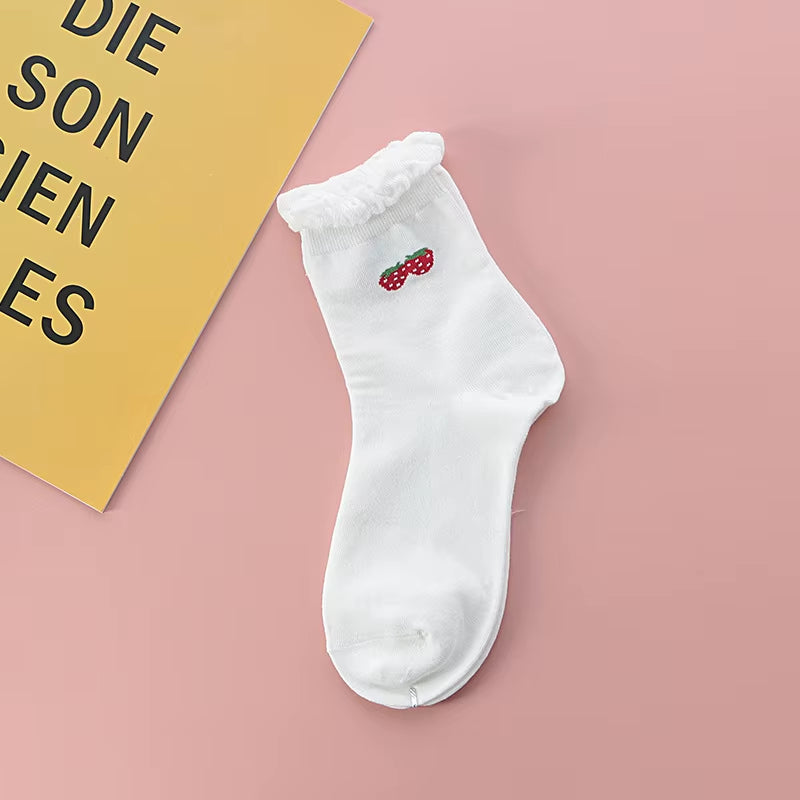 Embroidery Fashion Women Black White Butterfly Dog Cat Hip Hop Simple Long Street Skateboard Spring Autumn Socks for Girls
