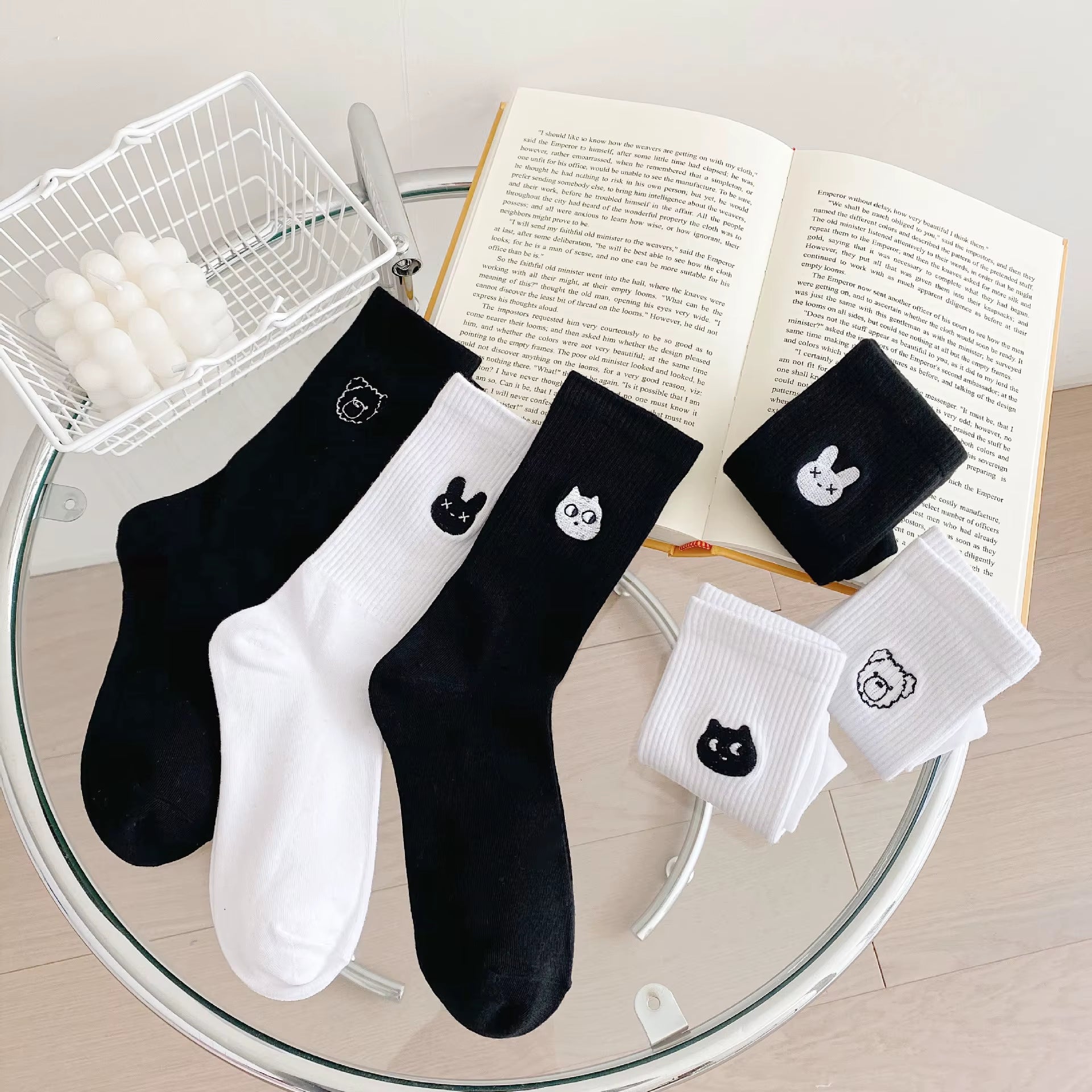 Embroidery Fashion Women Black White Butterfly Dog Cat Hip Hop Simple Long Street Skateboard Spring Autumn Socks for Girls